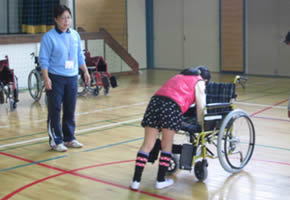 安中小学校　車椅子体験4