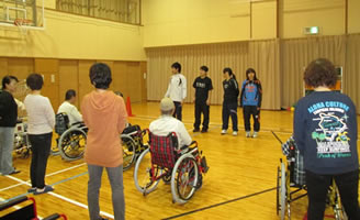障がい児者スポーツ体験（車椅子ハンド）1