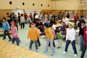 楽しく踊りましょう