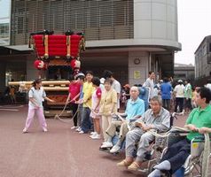 布団太鼓の綱を持ちました