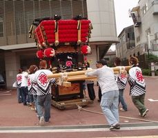 センターに布団太鼓がやってきた