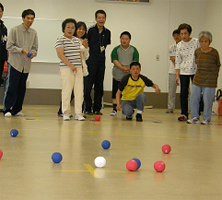 ボールを投げている様子2