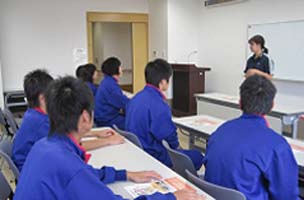 高安中学校福祉体験の様子1