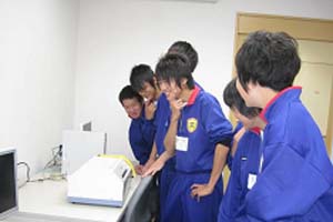 高安中学校福祉体験の様子2