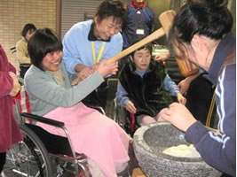 餅つきの様子3
