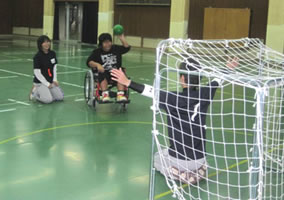 車イスハンドボールの様子2