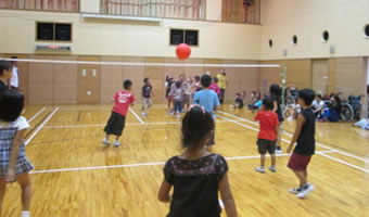 安中青少年会館 風船バレー2