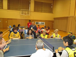 障がい児者スポーツ体験講習会・ボランティア講習会「卓球バレー」6