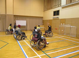 障がい児者スポーツ体験・ボランティア講習会【車椅子ハンドボール】-4