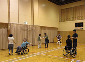 障がい児・者スポーツ体験講座「車いすダンス」-3