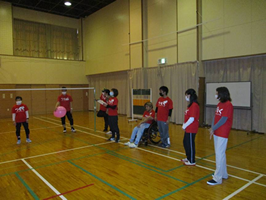 パラスポーツ体験「ふうせんバレー」-1