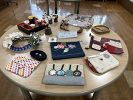 愛に輝くつどい作品展示-1